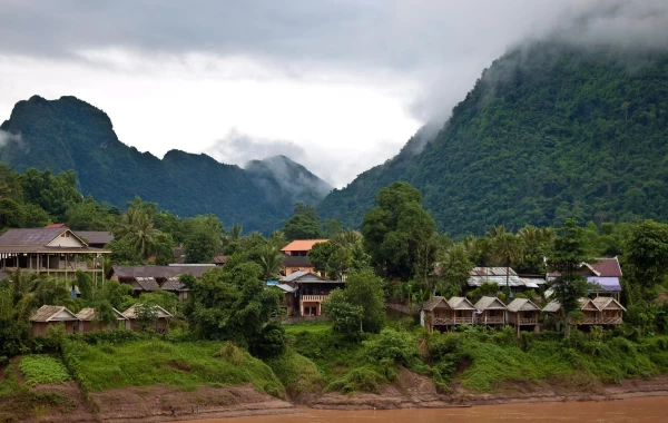 Du Lịch Laos Nature 5N4Đ: Nong Khiaw – Vang Vieng – Luang Prabang Khám Phá Thiên Nhiên